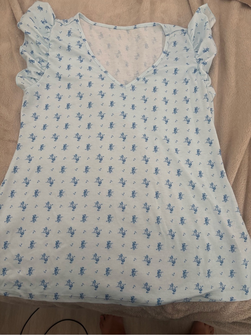 SHEIN Light Blue Floral V-Neck Ruffle Sleeve Top